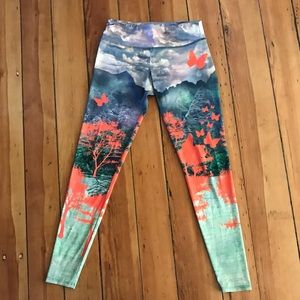 Onzie M/L leggings trees and birds